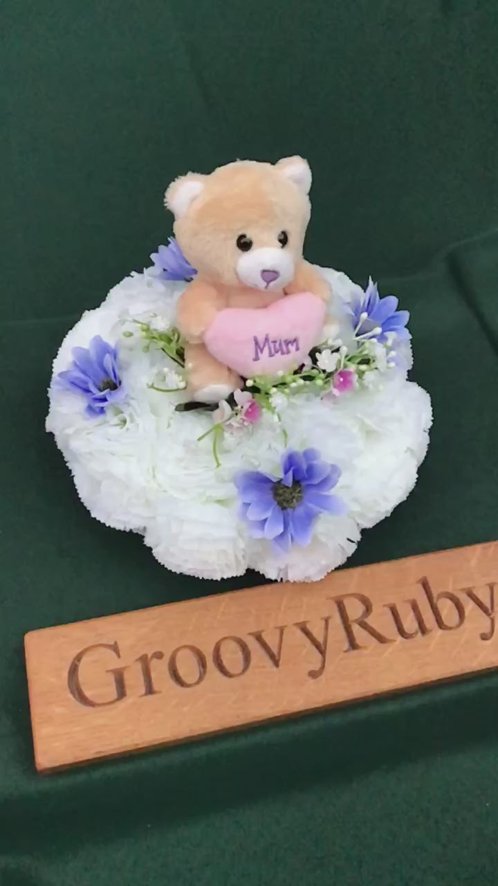 Load and play video in Gallery viewer, Mum&amp;#39;s Posy - Bear With Pink Heart
