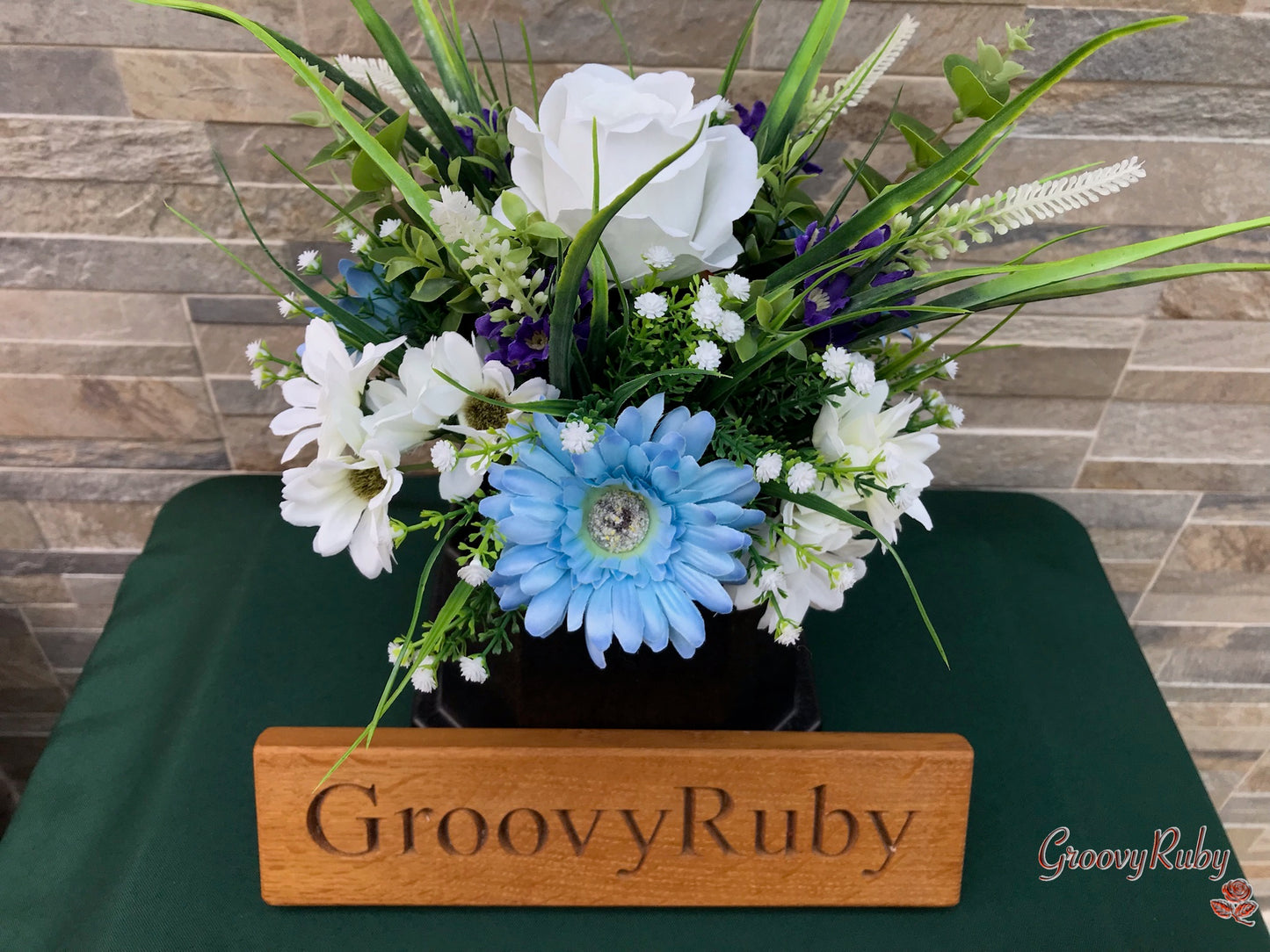 Star Dust – GroovyRuby Floral Tributes