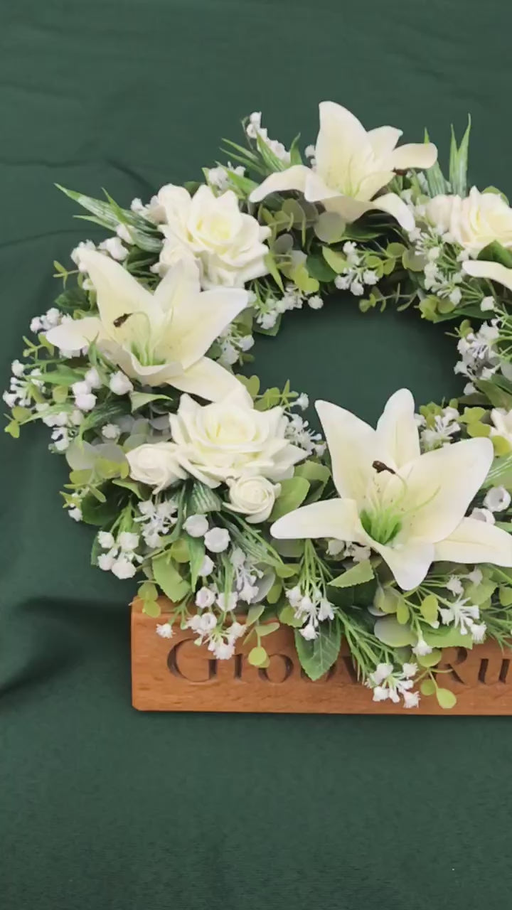 Load and play video in Gallery viewer, Lily Solace Wreath
