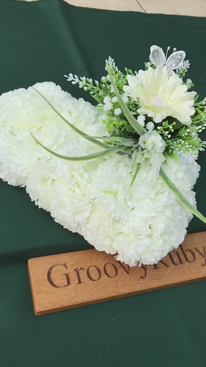 Load and play video in Gallery viewer, Country Cream Simplicity Heart Tribute
